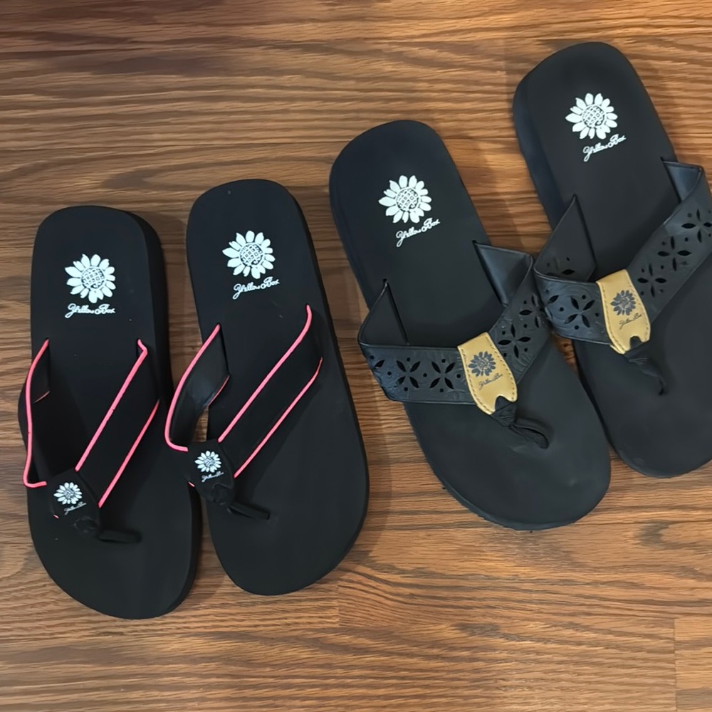 Yellow box flip flop bundle (2 pairs)
